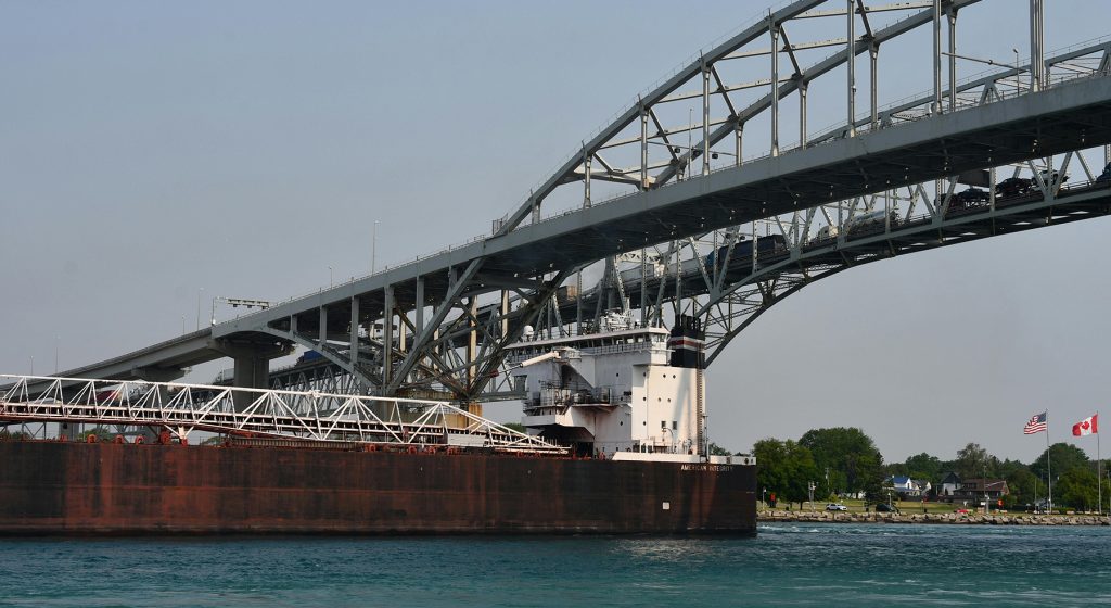 Blue Water Bridge reliant Port Huron, Michigan, États-Unis et Sarnia, Ontario, Canada.